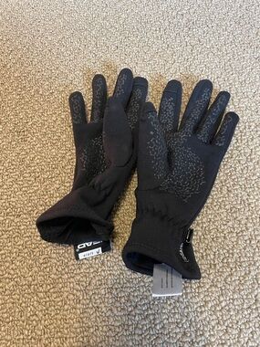 Black Slip-On Grip Gloves